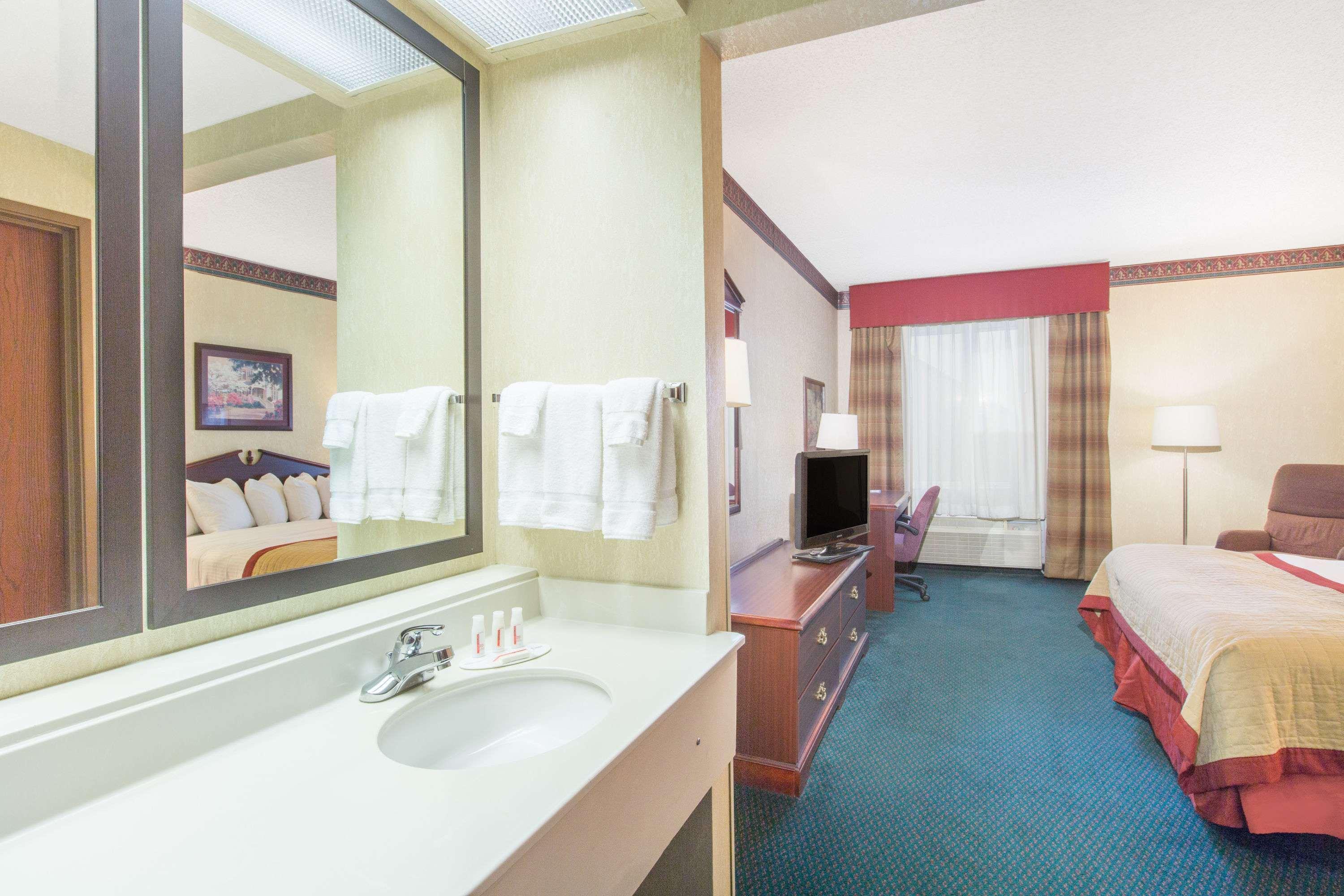 Baymont By Wyndham Jonesboro Hotel Kültér fotó