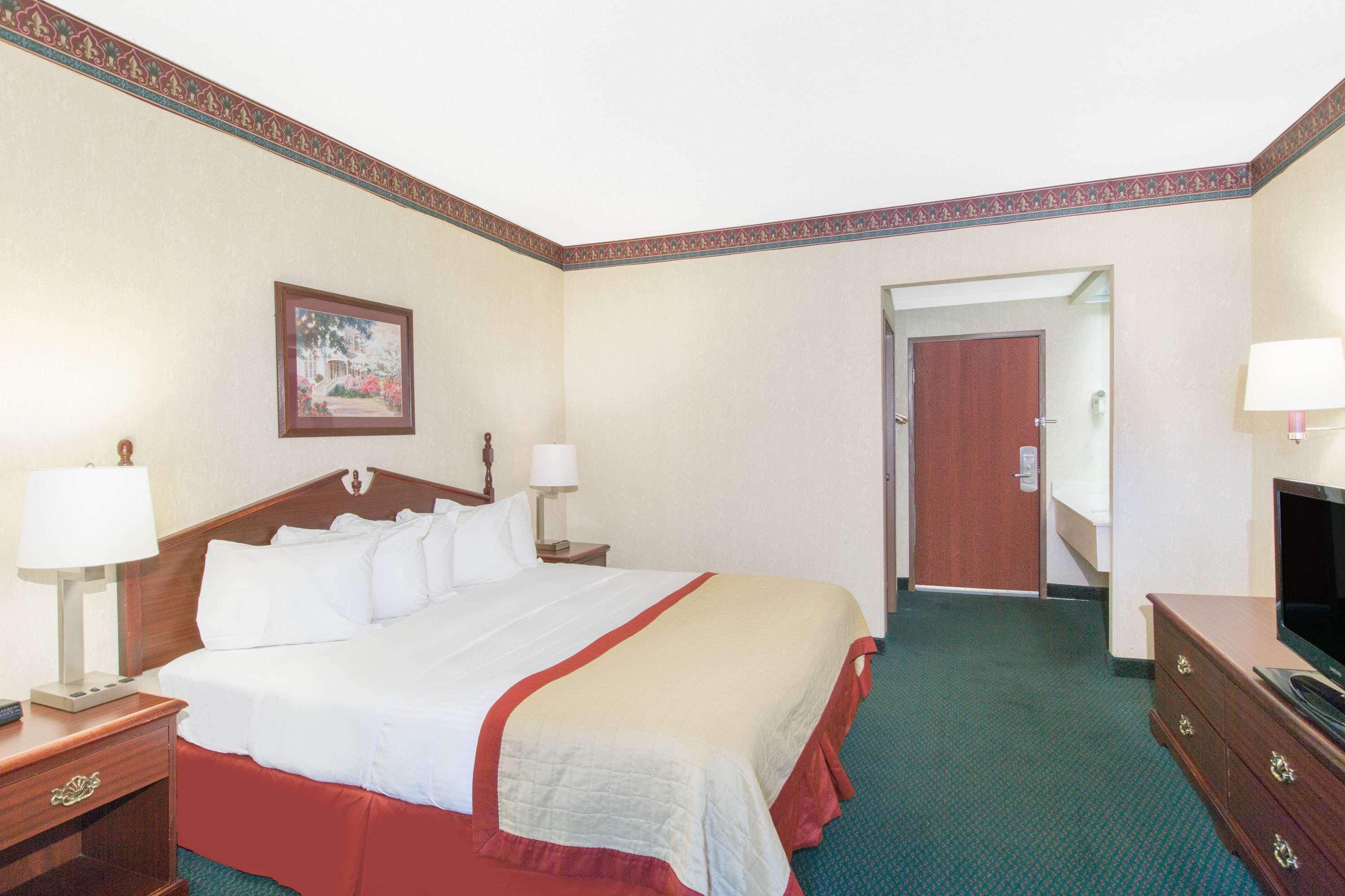 Baymont By Wyndham Jonesboro Hotel Kültér fotó